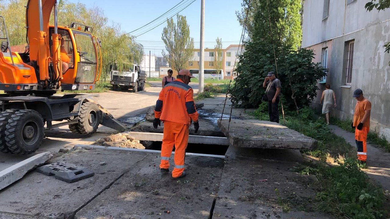 В Одесі комунальники працюють на дорогах міста