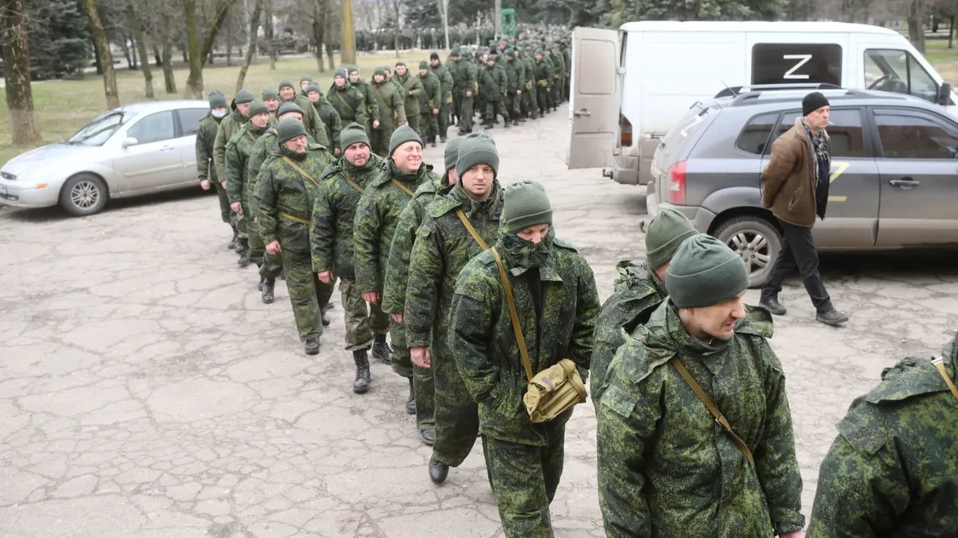 Принудительная мобилизация в Донецке и Луганске: коллаборанты признают, что мужчин там уже нет