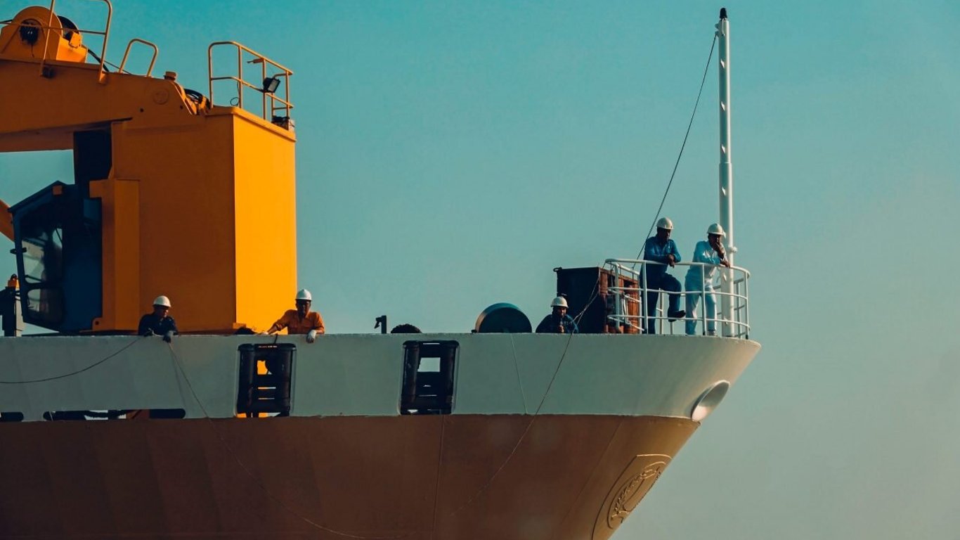 В порту "Южный" ожидают судно из Африки