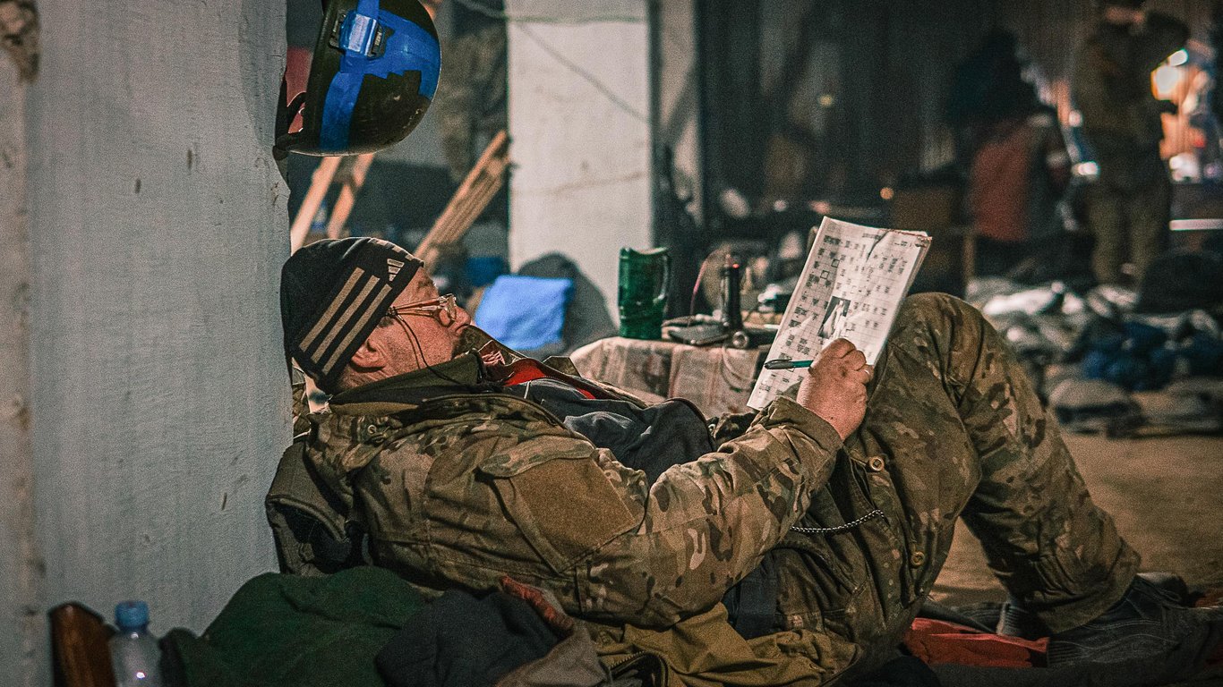 У Києві вперше показали зворушливі фото захисників Маріуполя із "Азовсталі"