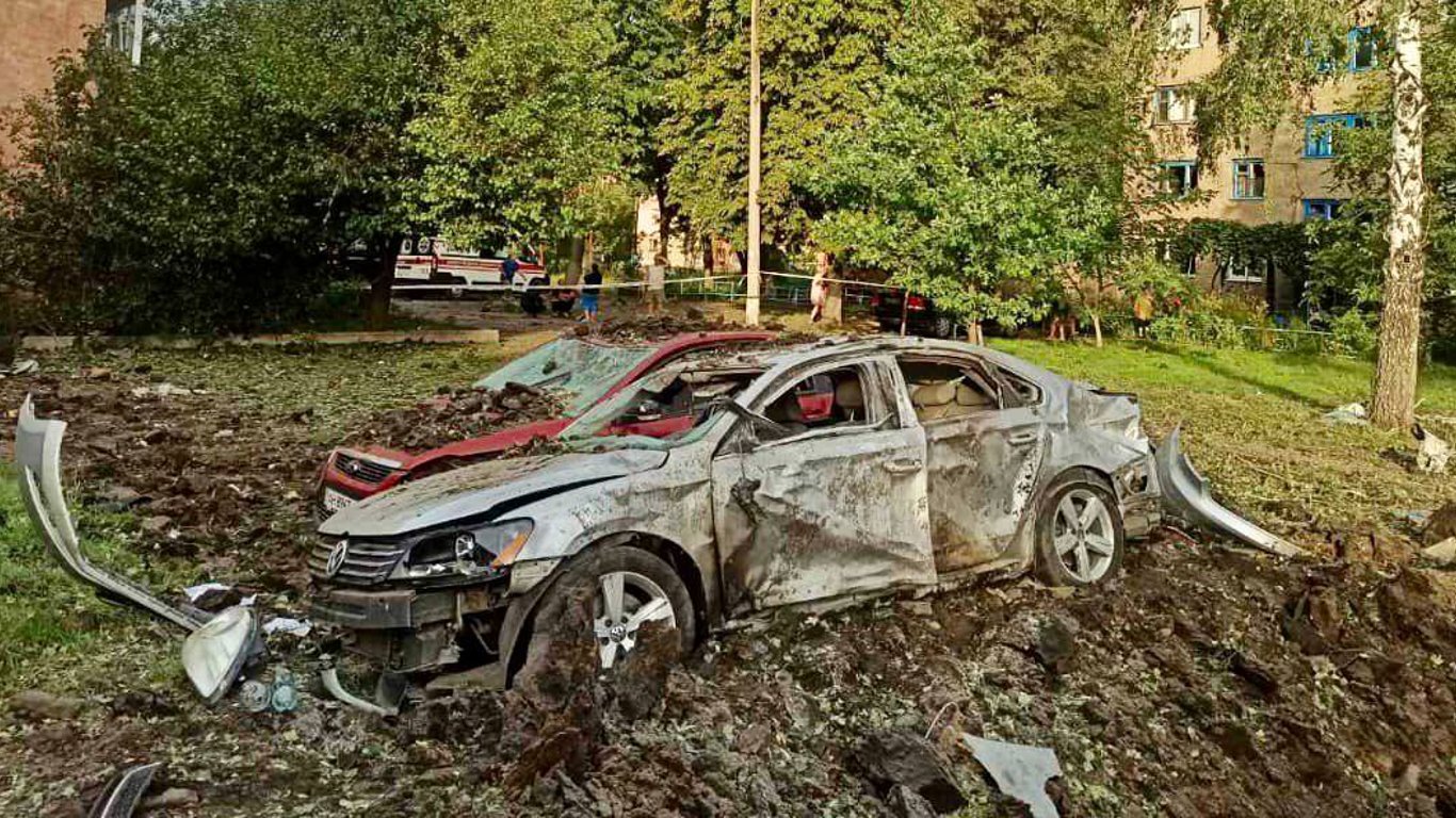 Синегубов показал последствия ударов по Змиевской общине: пострадали три человека. Фото