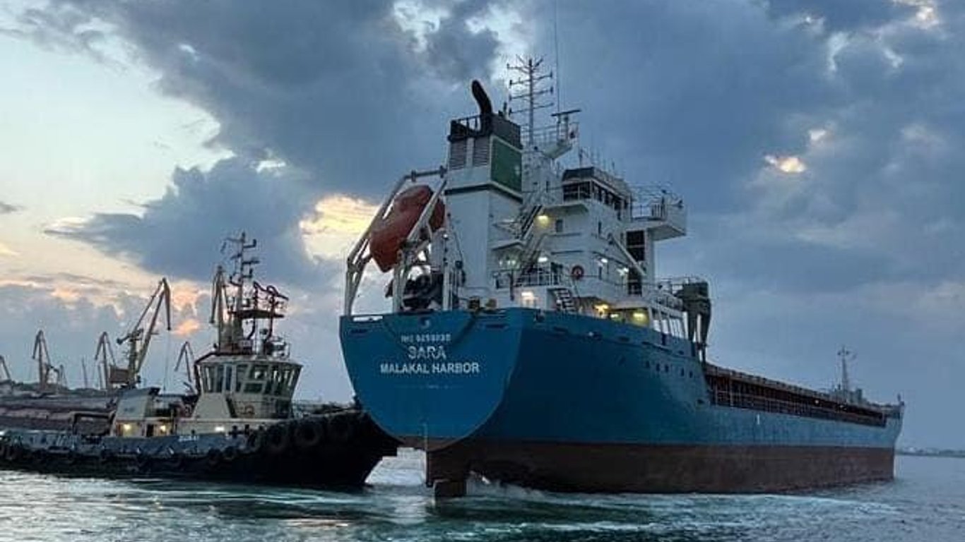 В Одеський порт зайшли два судна під завантаження кукурудзою та олією