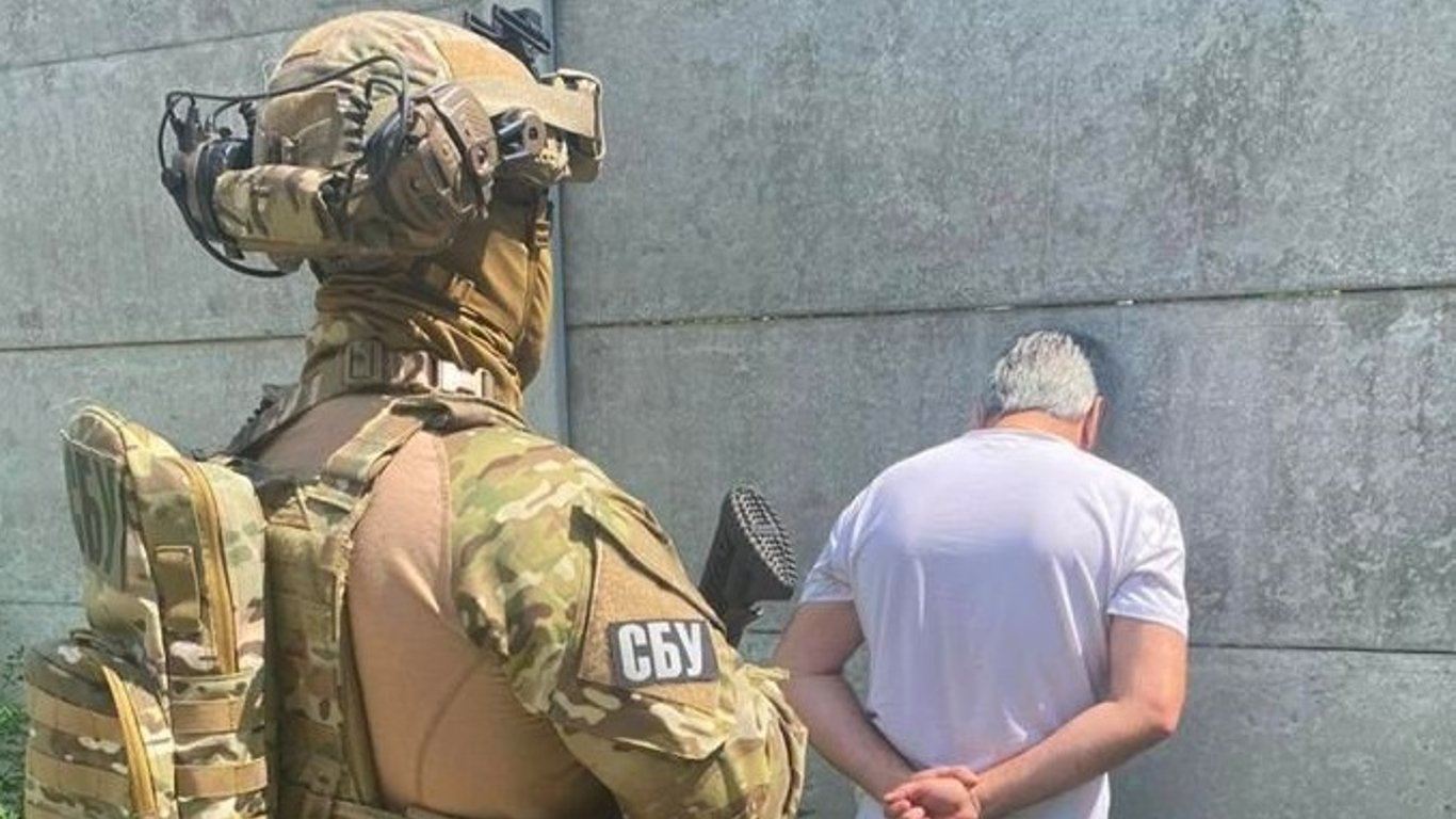 Россиянин в Украине разведывал позиции артиллерии ВСУ: СБУ его задержала