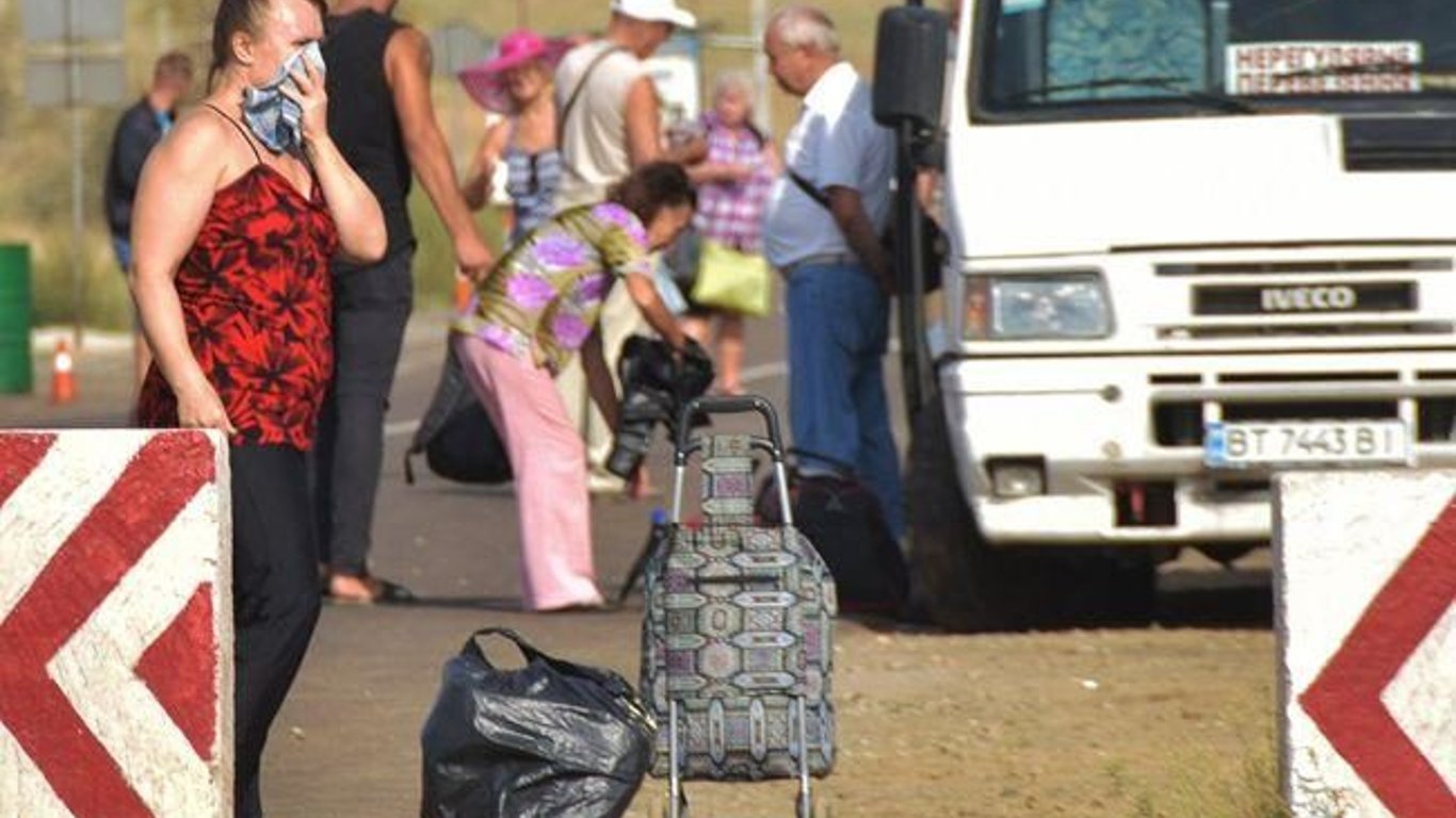 Черги на рік вперед: блогер розповів про евакуацію херсонців