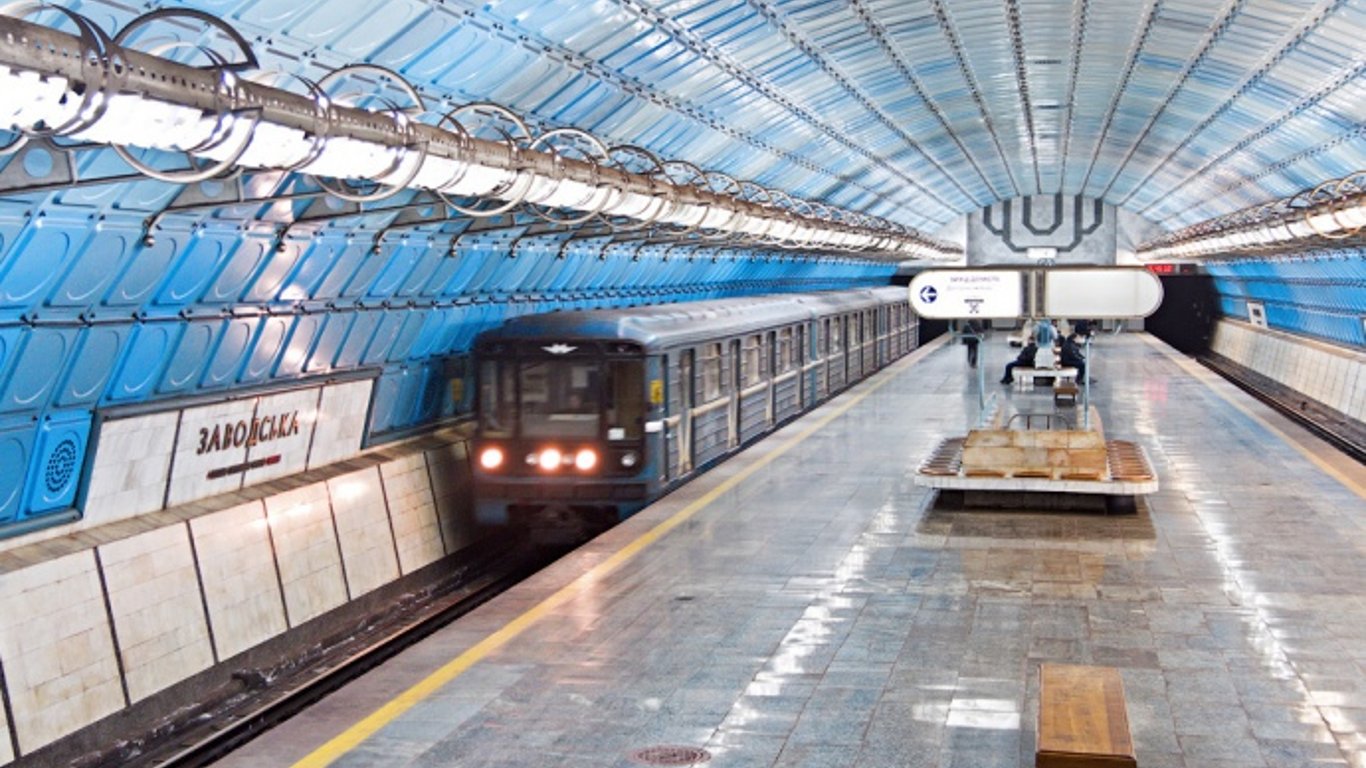 ПриватБанк запускает бесконтактную оплату проезда в метро в Днепре