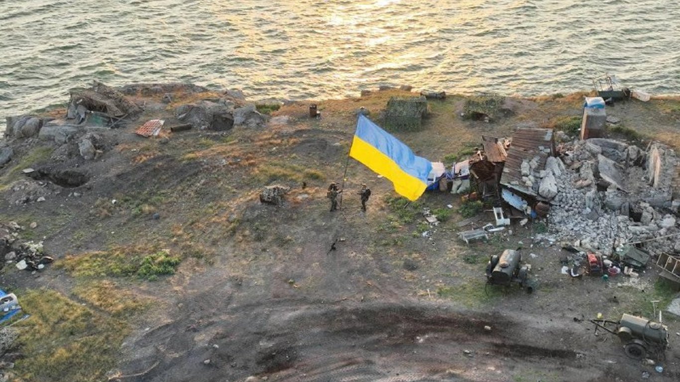 Одеська Чорнобаївка: що ми знаємо про острів Зміїний, і чому він став для росіян прокляттям - 250x140