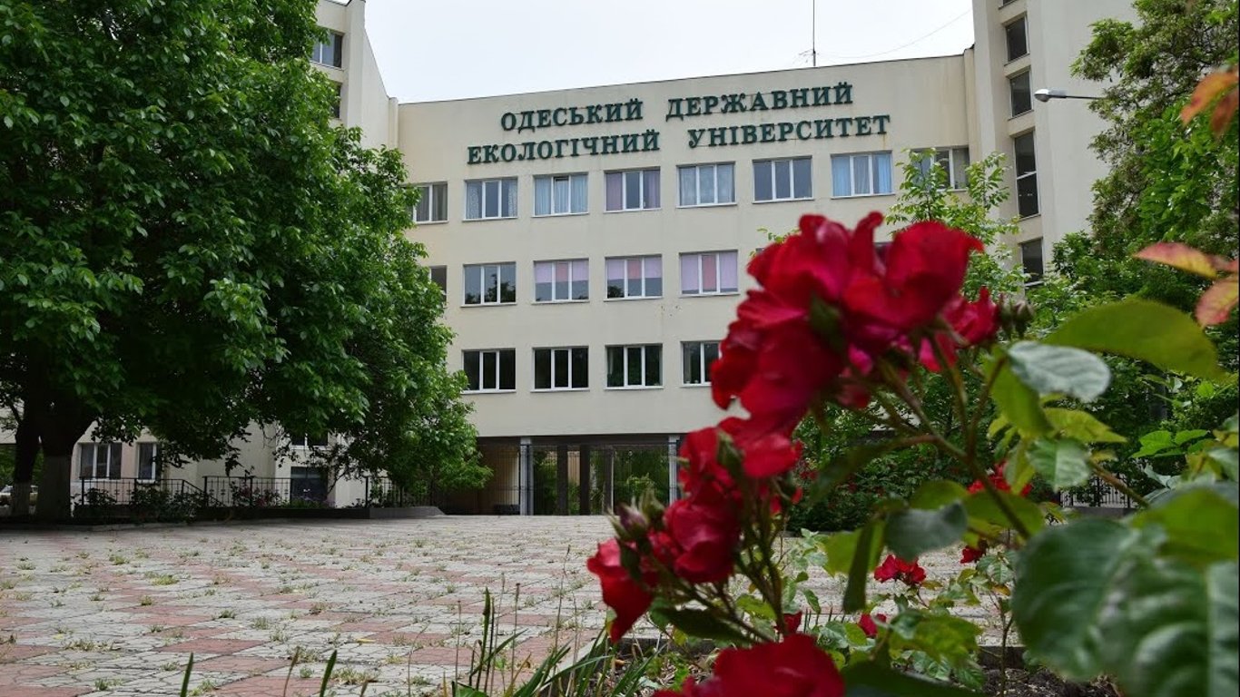 На Чорноморському узбережжі  намагаються вкрасти землю в університету: чекаємо забудову?