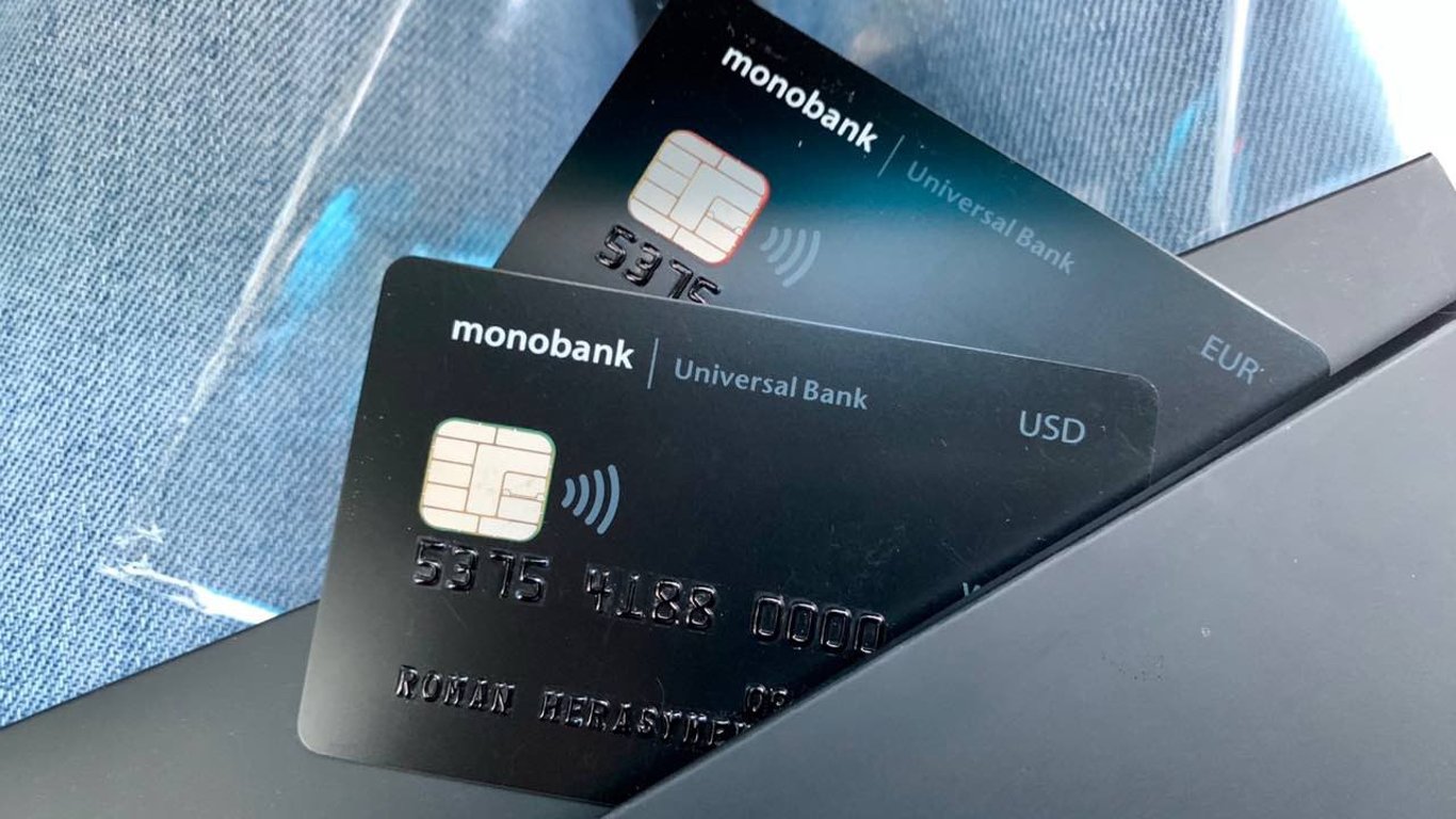 Клієнт Monobank поскаржився на затримку поповнення картки: що відповів банк