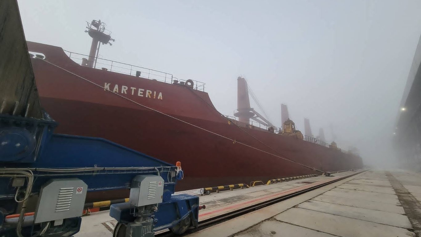 Из портов Большой Одессы отправились сразу шесть судов с украинской агропродукцией