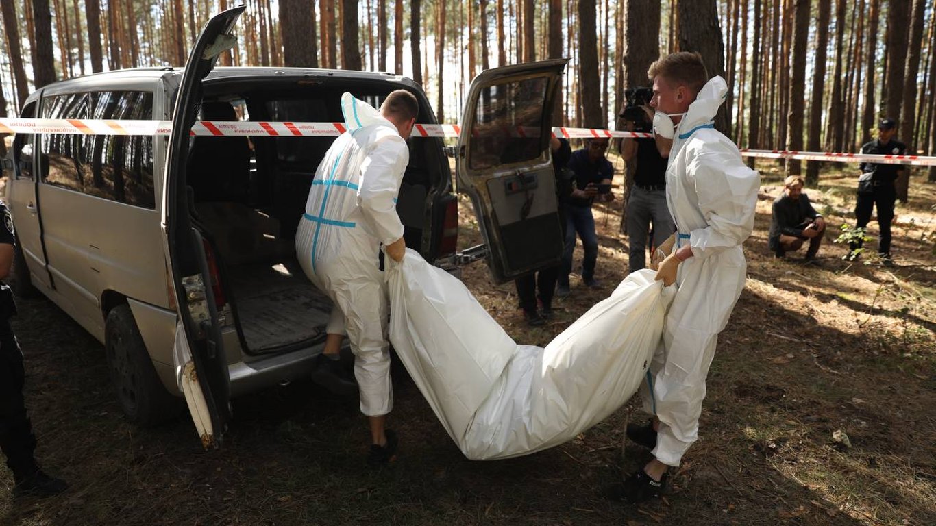 В Киевской области нашли тело еще одного человека, замученного россиянами (фото)