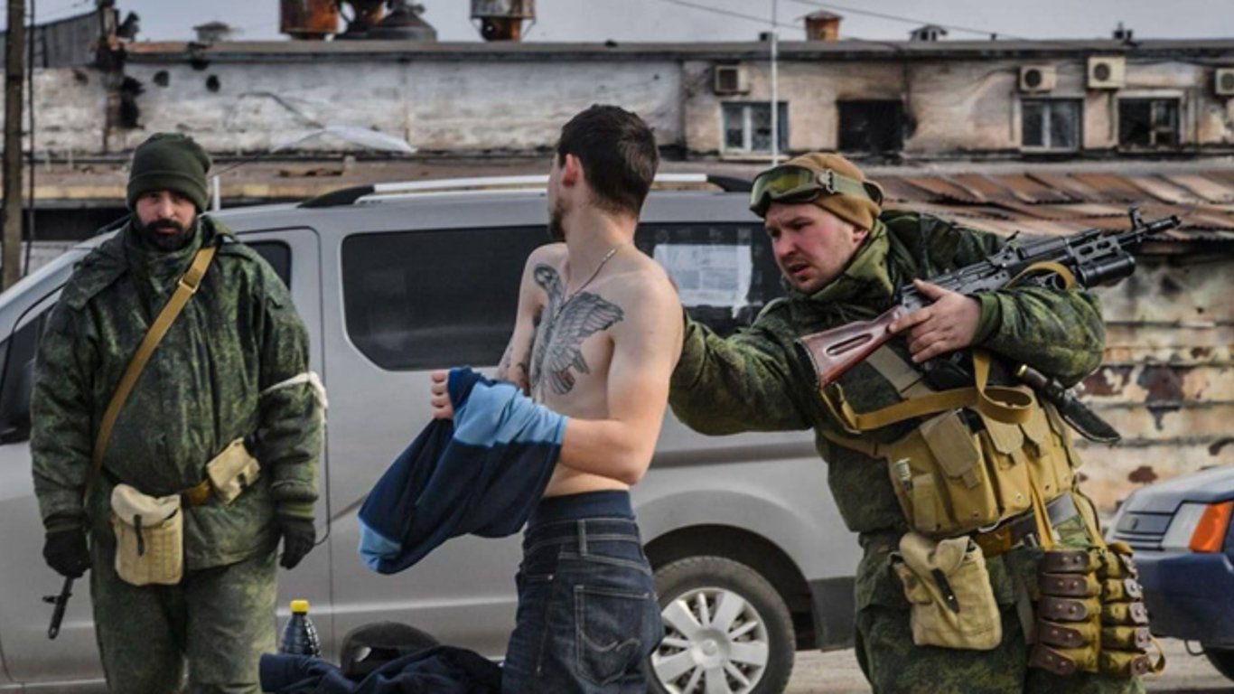 Оккупанты подвергли тысячи украинцев унизительной "фильтрации" и насильственно отправили в рф, — Human Rights