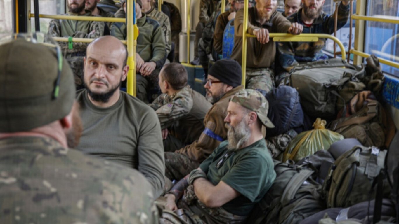 Украина и рф провели новый обмен пленными: сколько защитников вернулись домой
