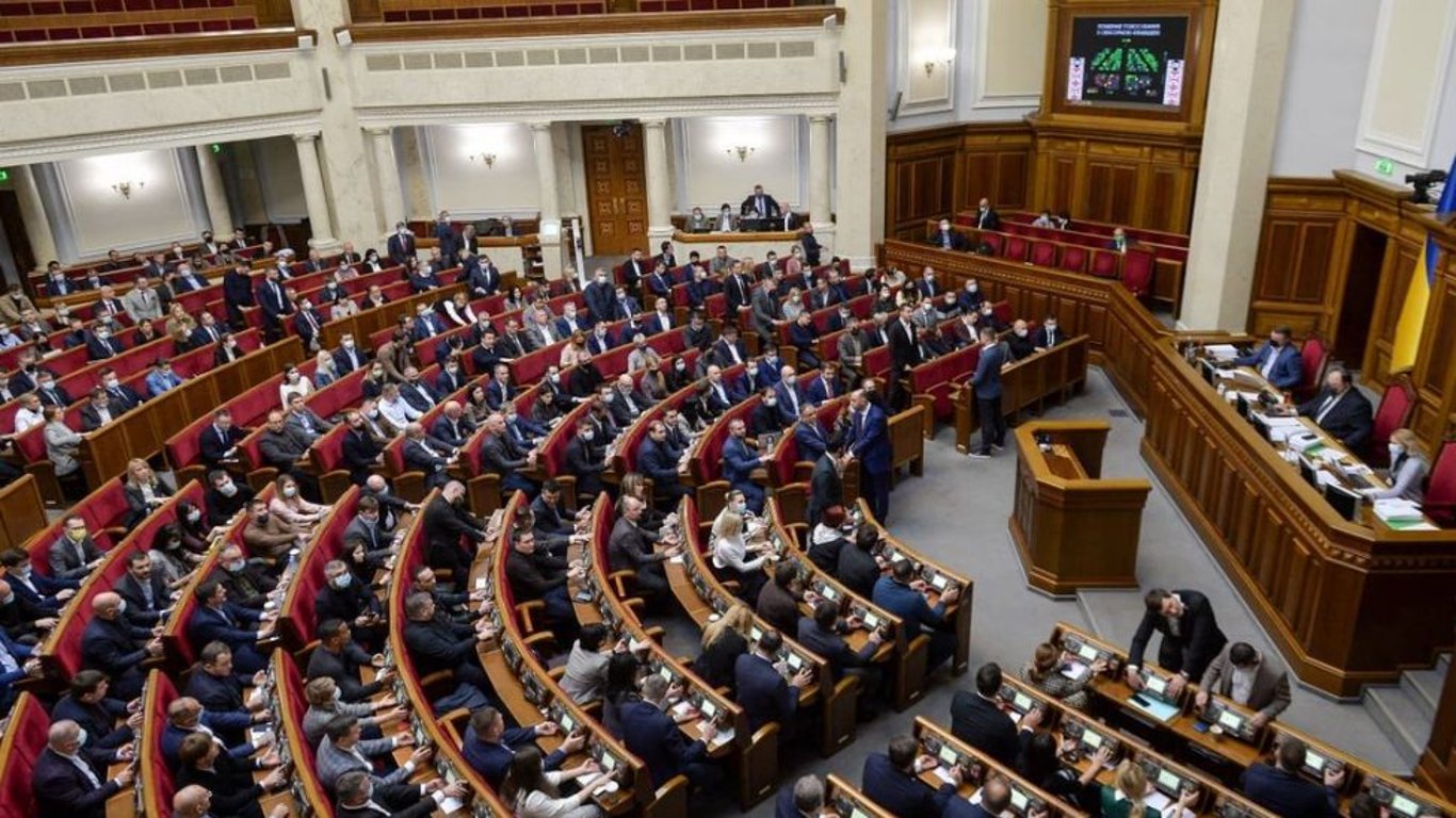 В Україні хочуть врегулювати питання подвійного громадянства: є два законопроєкти