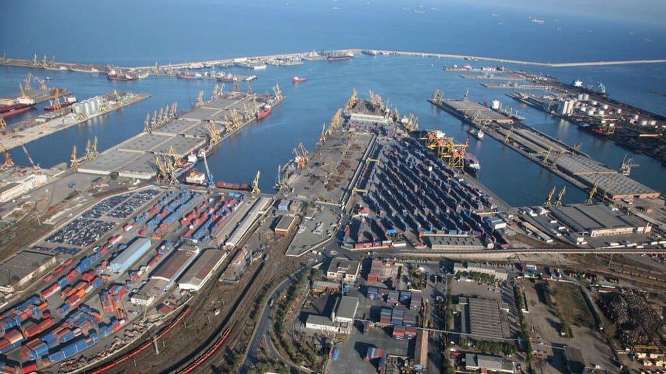 Дунайское пароходство планирует работать на рейдовых стоянках Румынии