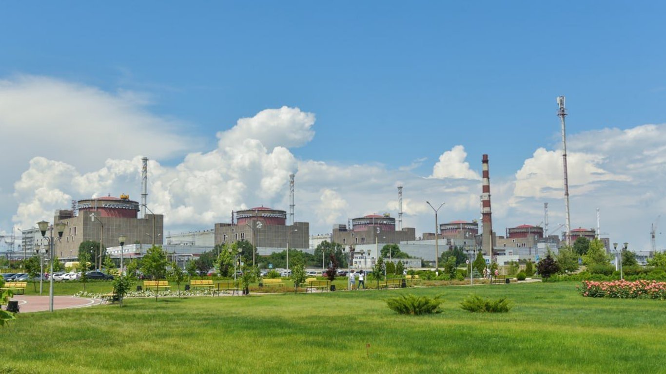 Работает с нарушением норм: какова ситуация на Запорожской АЭС