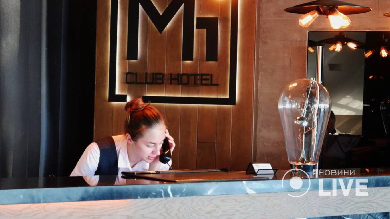 Нічний клуб М1 в Одесі розповів, як працював на вихідні та чи була дискотека вночі