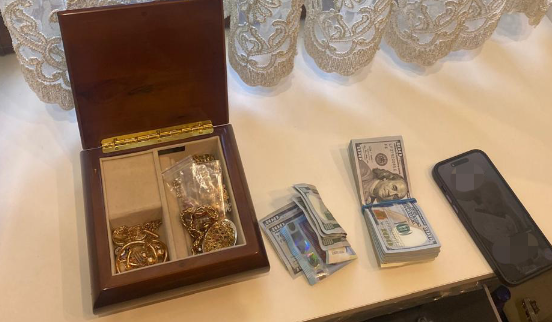 Обыски в доме чиновников миграционки в Одесской области