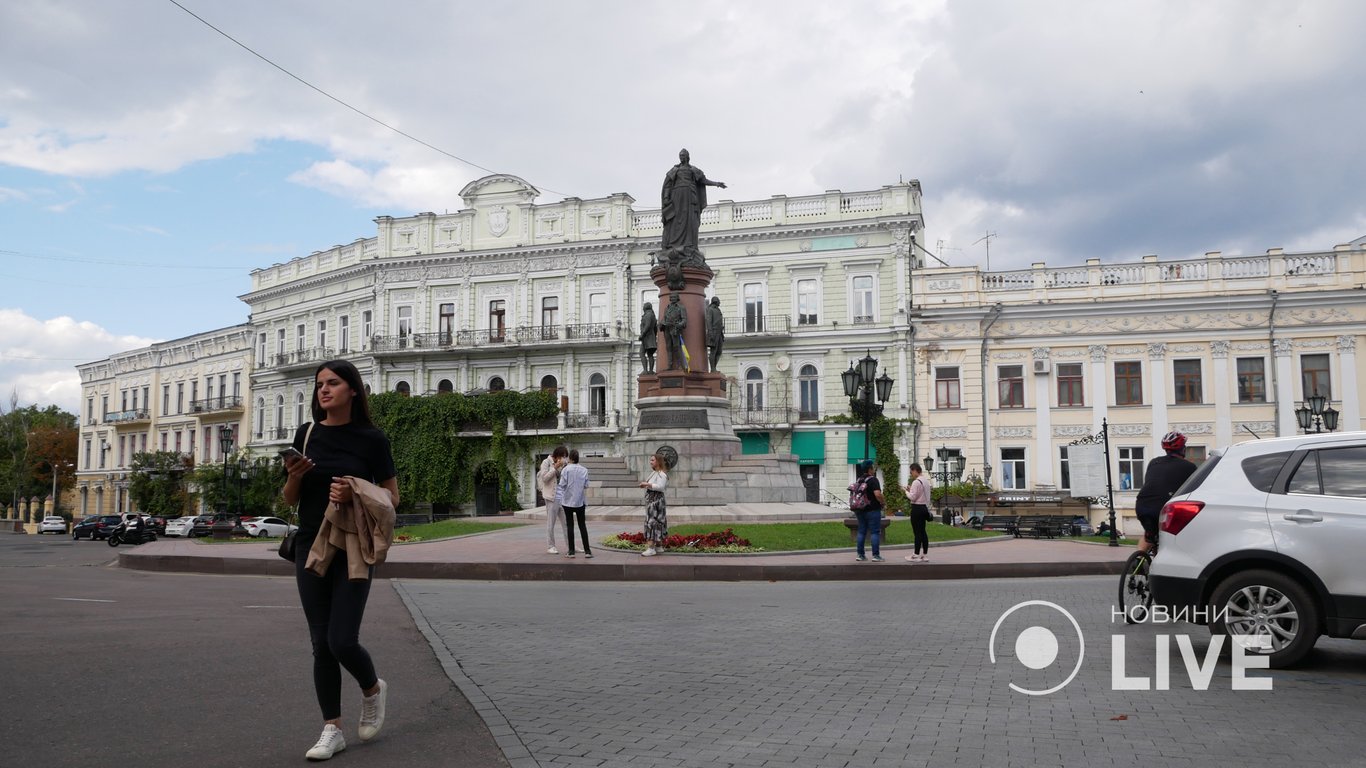 Памятник Екатерине II в Одессе остался без охраны