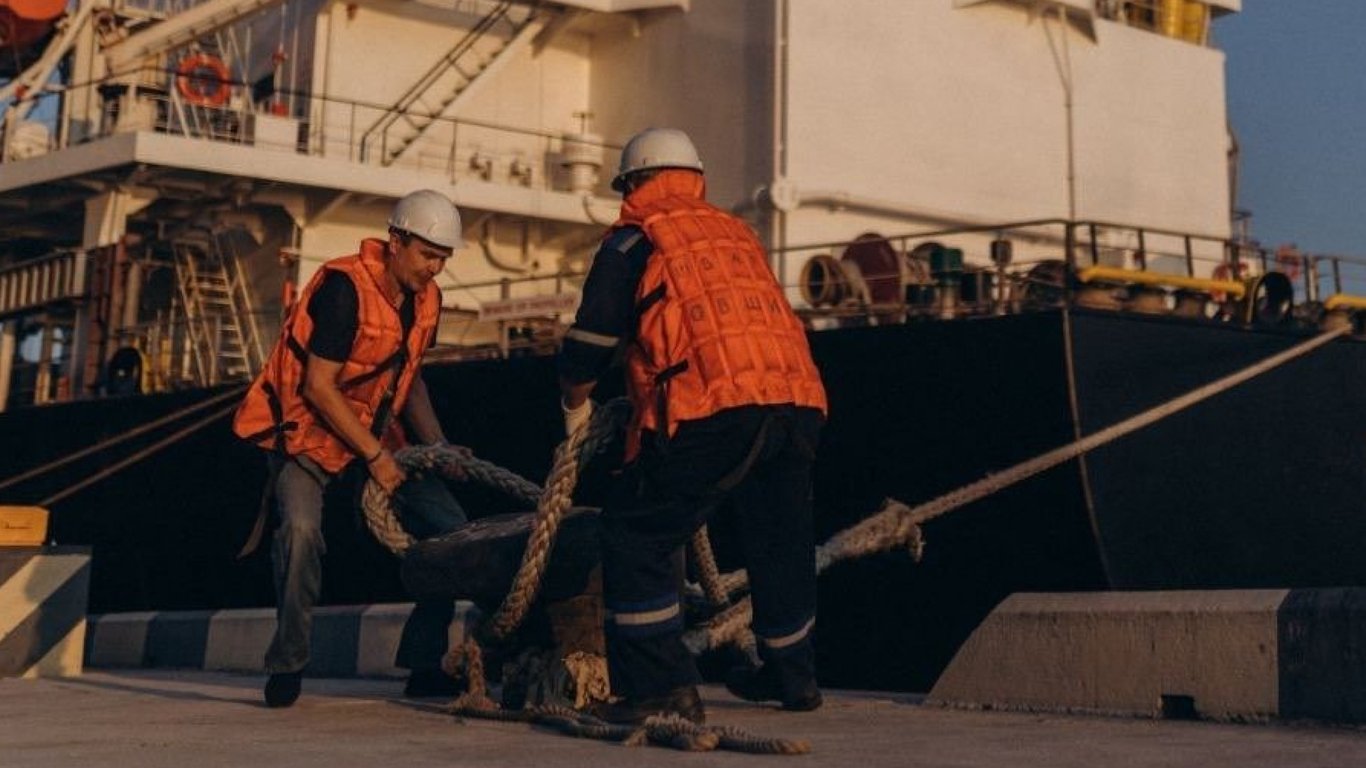 В порту "Черноморск" загружается третье зафрахтованное ООН судно для Африки