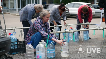 Люди живут без воды, но с чувством юмора: фоторепортаж из Николаева - 285x160