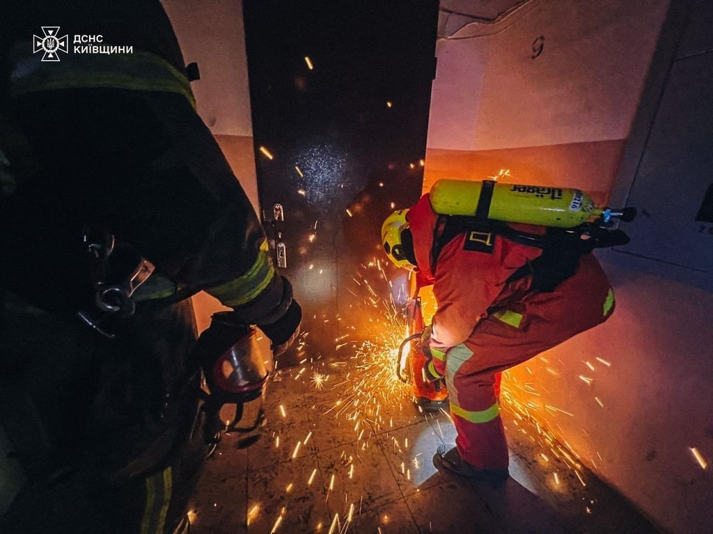 Пошкоджені житлові будинки на Київщині після обстрілів, загиблі та поранені.