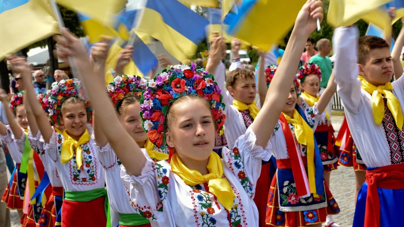 Кому найбільше довіряють українці: соціологічне опитування