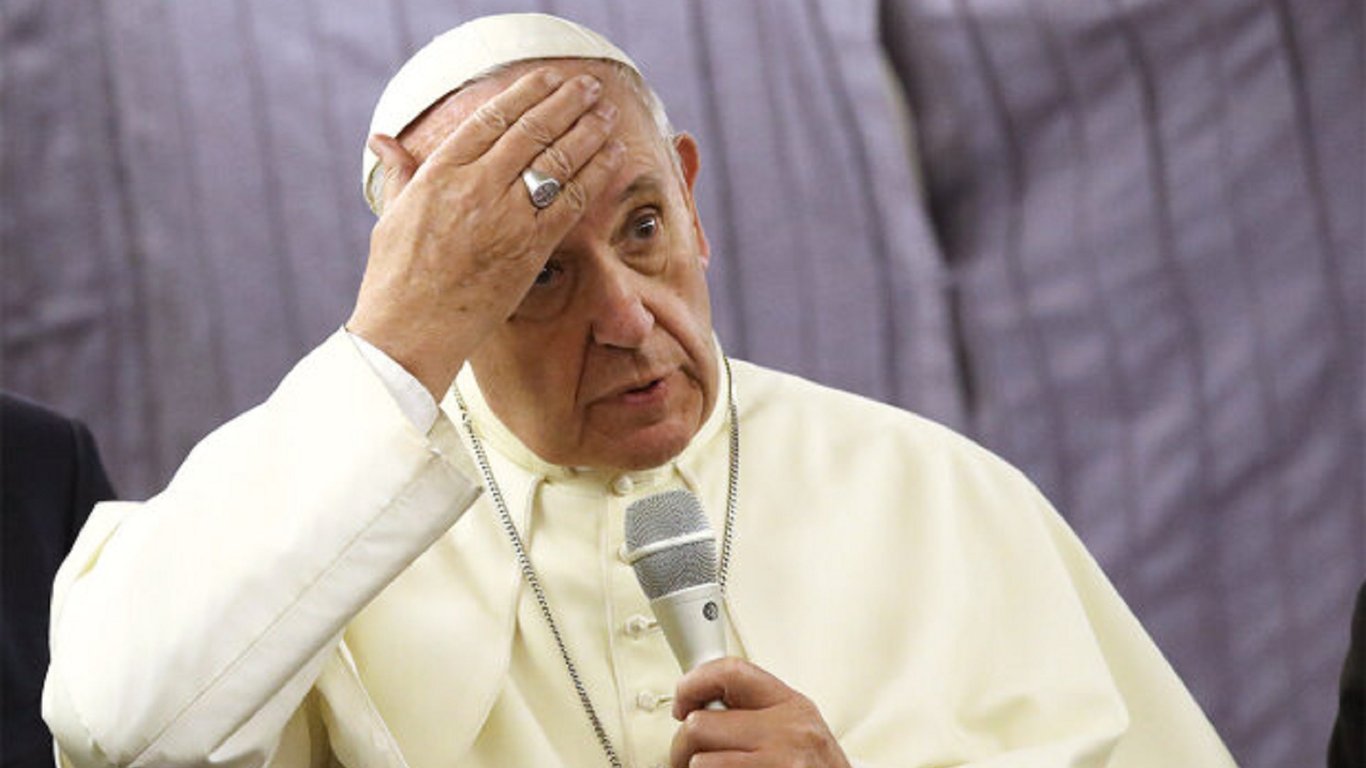Папа Римский "благословил" поставки оружия Украине