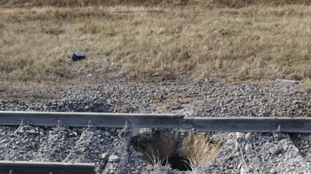 Партизаны в Мелитополе взорвали железную дорогу: СМИ рассказали о последствиях для оккупантов - 285x160