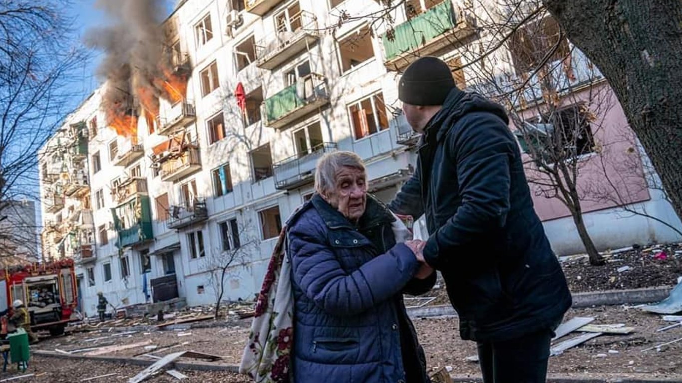 В Харьковской области оккупанты обстреляли психиатрическую больницу во время эвакуации: есть погибшие и раненые