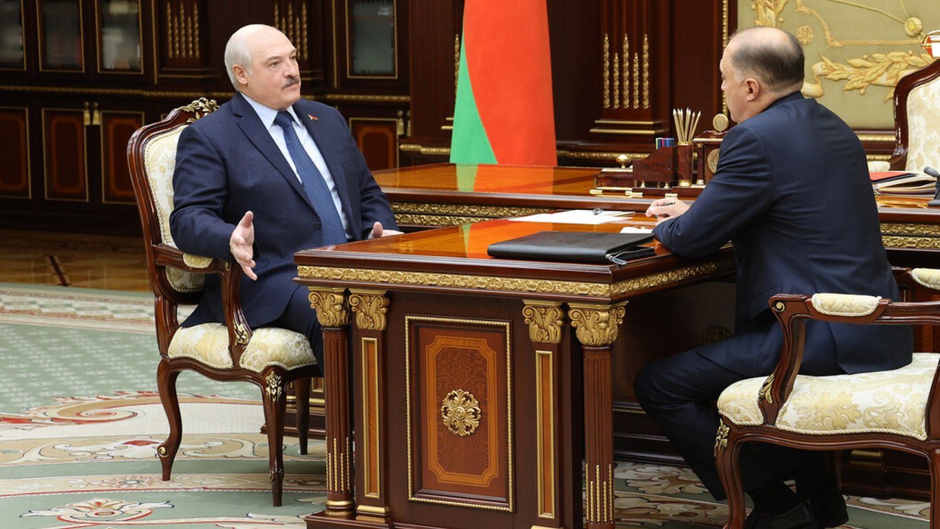 Знову примарилася загроза від України: Лукашенко готує оборону Білорусі