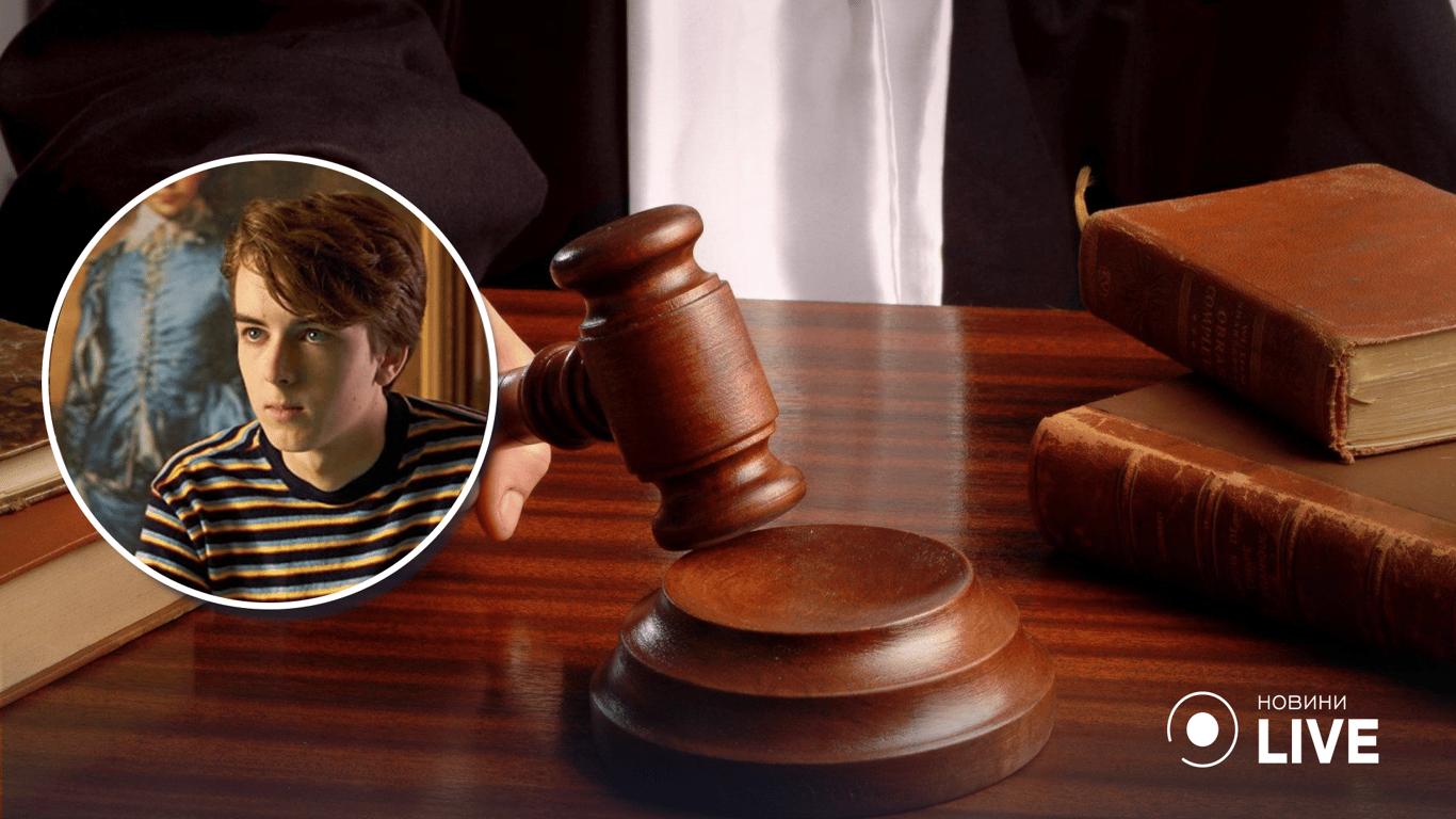 24-річній зірці серіалу "Рівердейл" оголосили вирок за вбивство матері