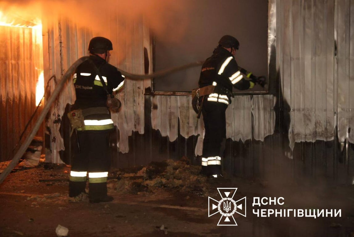 РФ вдарила по Ніжину — дрон влучив у будинок, є поранений - фото 2