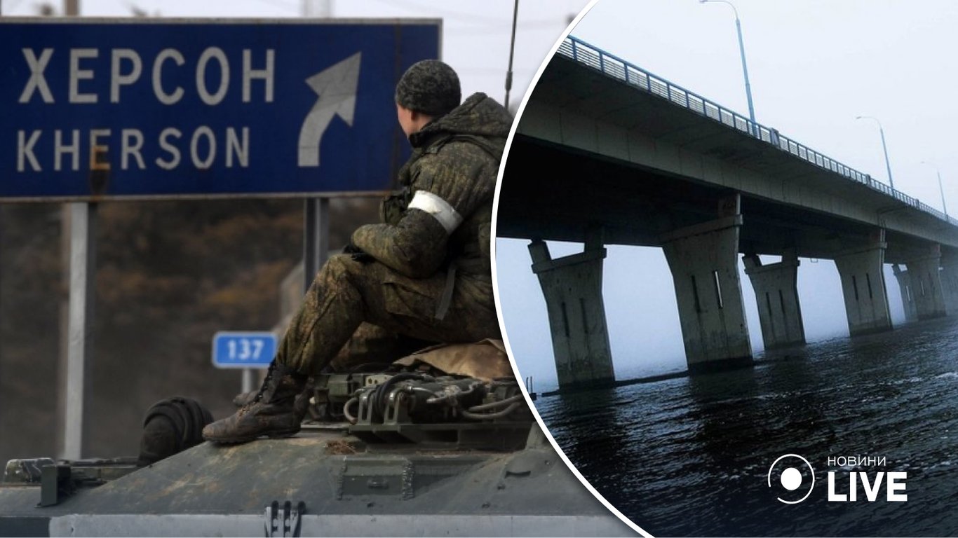Россияне построили баржевый мост возле Антоновского моста