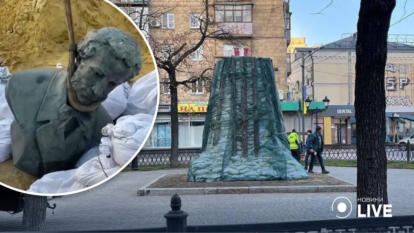В Харькове демонтировали памятник Пушкину: что с ним будет дальше