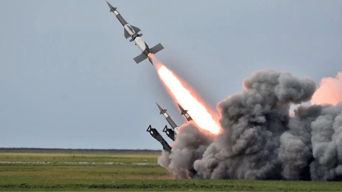 В Україні масштабна повітряна тривога, у небі багато ракет