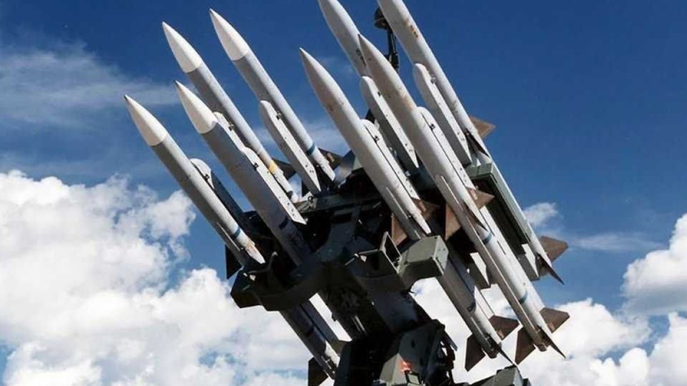 Сработала ПВО: стало известно, в каких городах сбили ракеты россиян