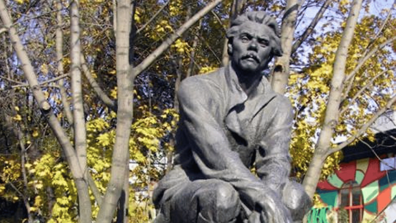 У Дніпрі демотнтували пам'ятники Пушкіну, Ломоносову і Горькому