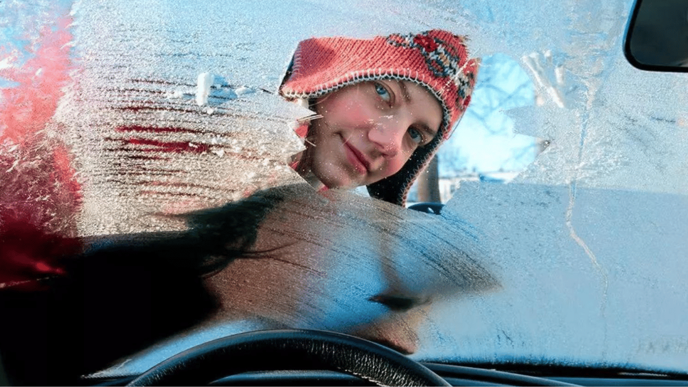 Как избавиться от льда на автомобильном стекле: простые методы