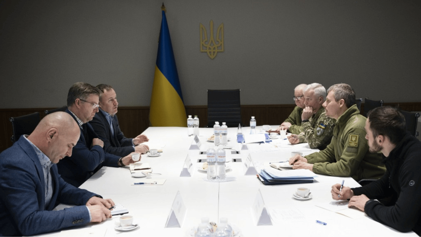 Машовець обговорив з послом Естонії зміцнення обороноздатності України