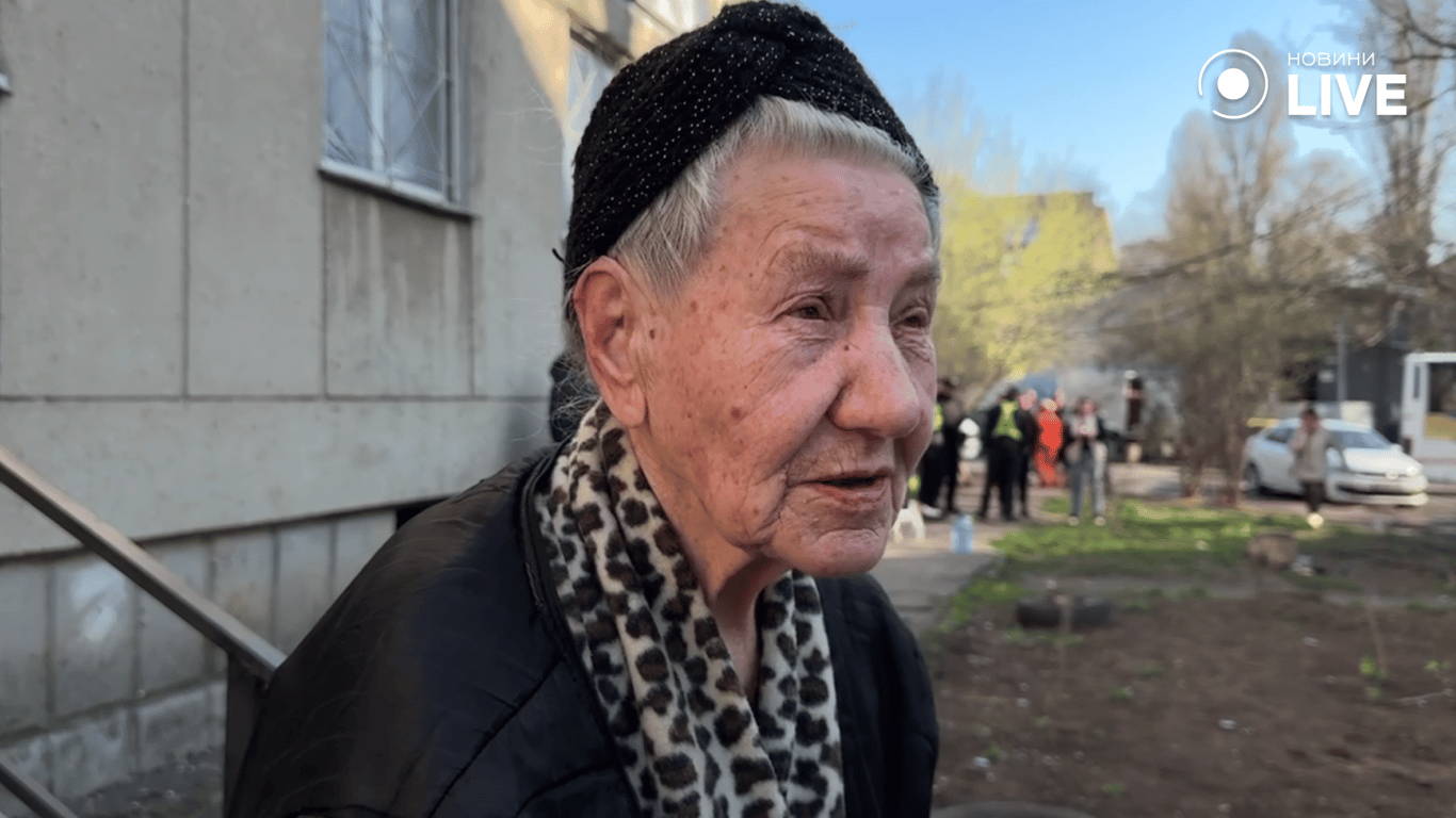 Старенька розповіла про пережите під час обстрілу Одеси