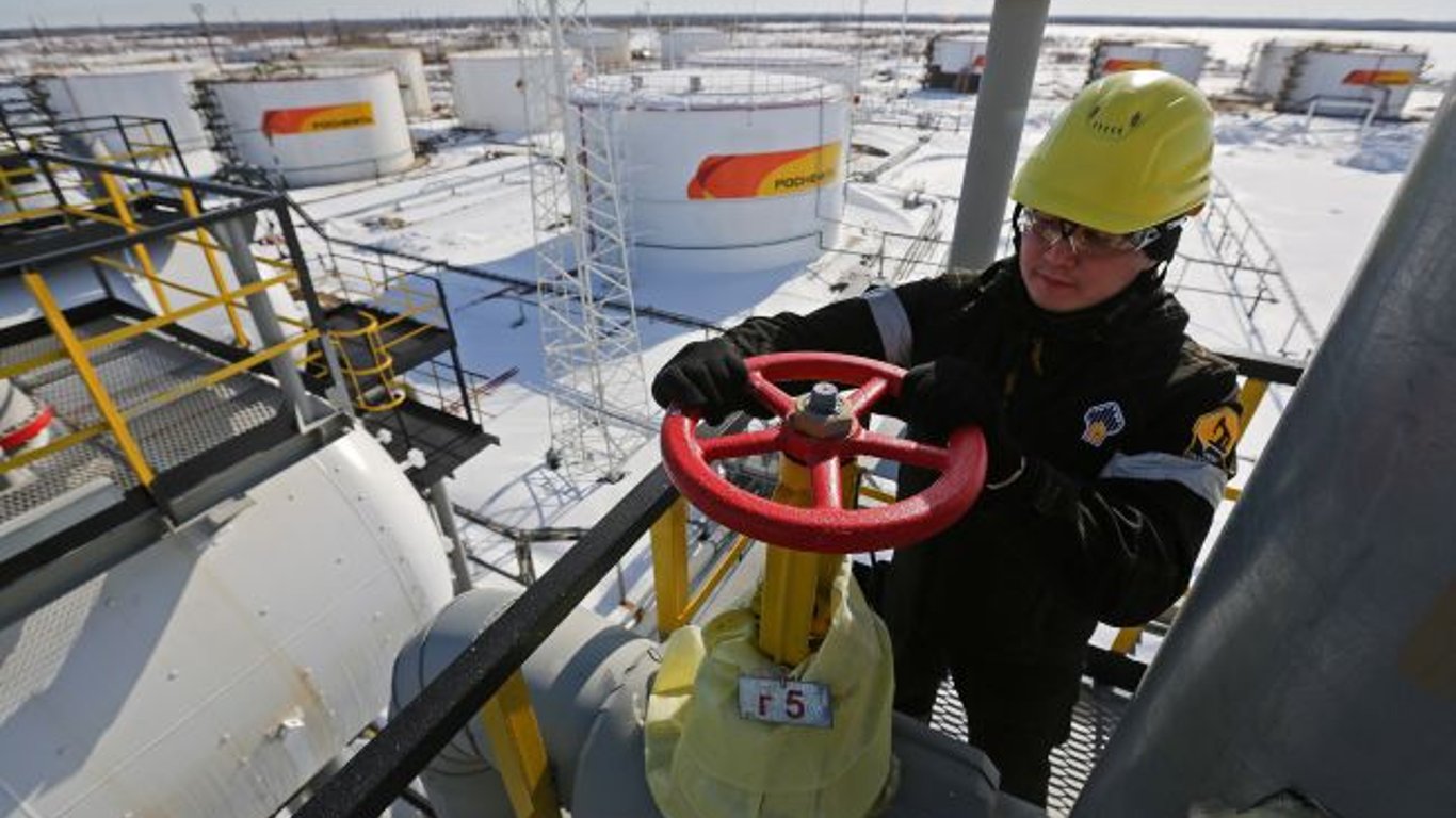 Как нефтяные санкции ударили по россии — подробности от Bloomberg