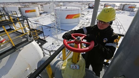 Як нафтові санкції вдарили по економіці рф: у Bloomberg розповіли подробиці - 285x160