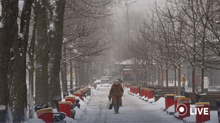 Сніг, ожеледь та сильний вітер: якою буде погода в Одесі у вівторок - 285x160