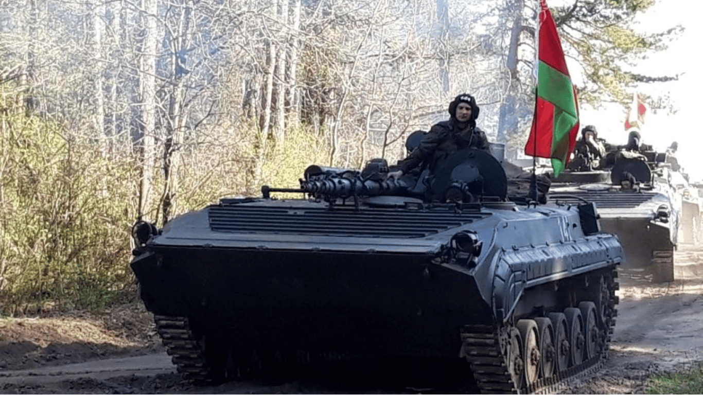 В Білорусі переміщується військова техніка — чи є загроза нападу