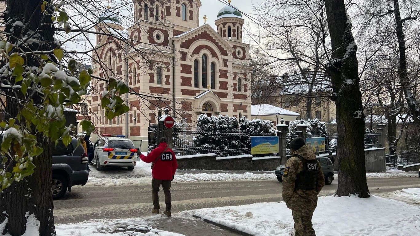 СБУ проводит обыски в одном из соборов Львова