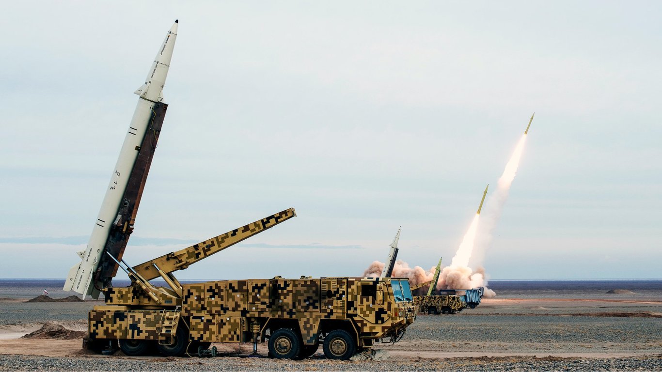 Иранские ракеты для Украины: какими баллистическими подарками может порадовать путина Тегеран - 250x140