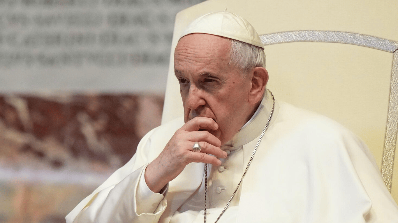 Папа Римский призвал людей меньше тратить на Рождество и больше жертвовать Украине