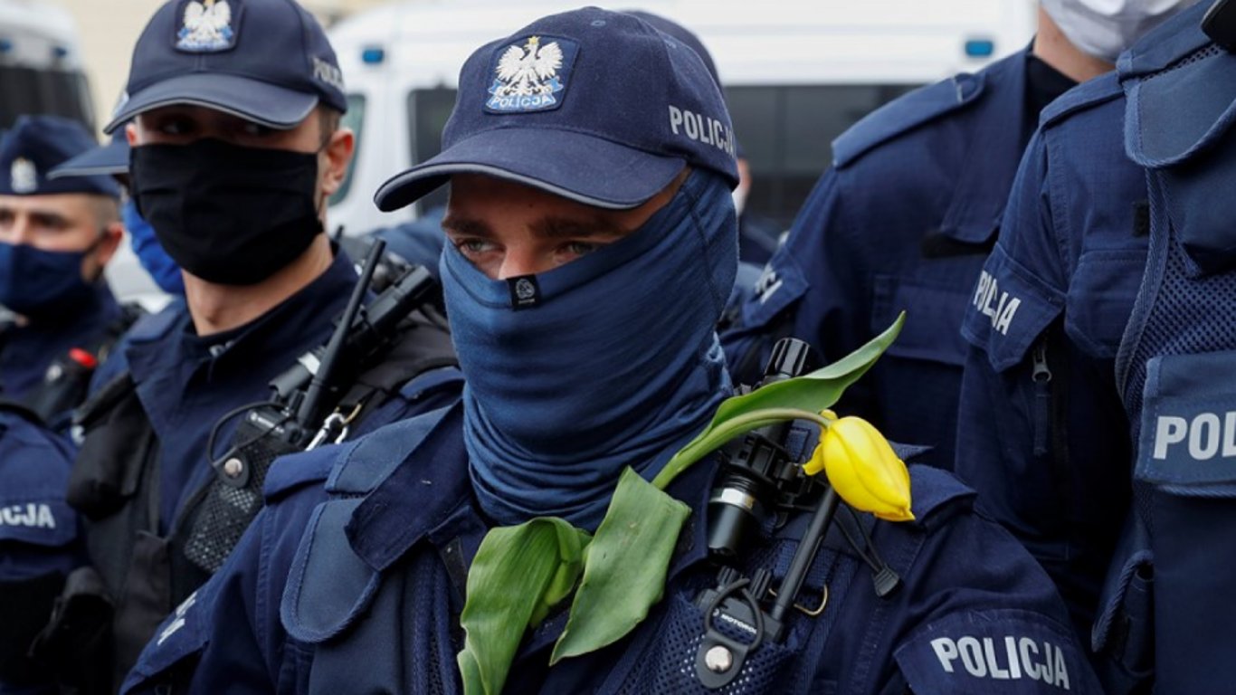 Вибух у будівлі поліції Польщі — ЗМІ розповіли причину