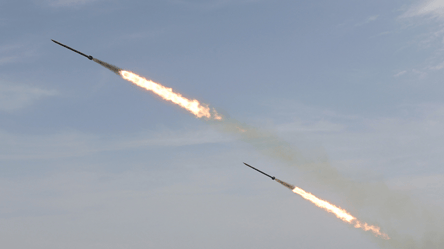 Окупанти вдарили ракетою по Коростеню на Житомирщині: перші подробиці - 285x160