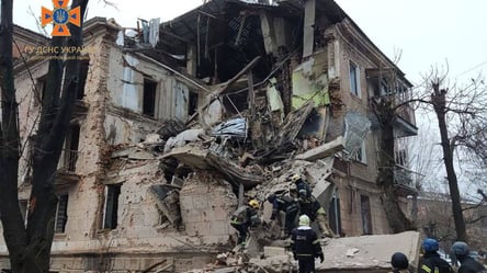 Ракетный удар по дому в Кривом Роге: страшные кадры разрушений - 285x160